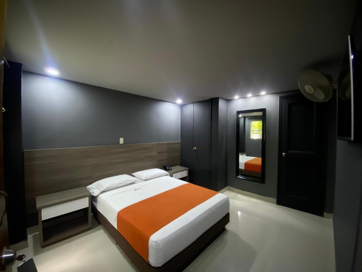 Hotel Latino Меделин Екстериор снимка