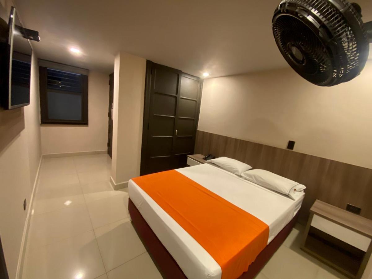 Hotel Latino Меделин Екстериор снимка